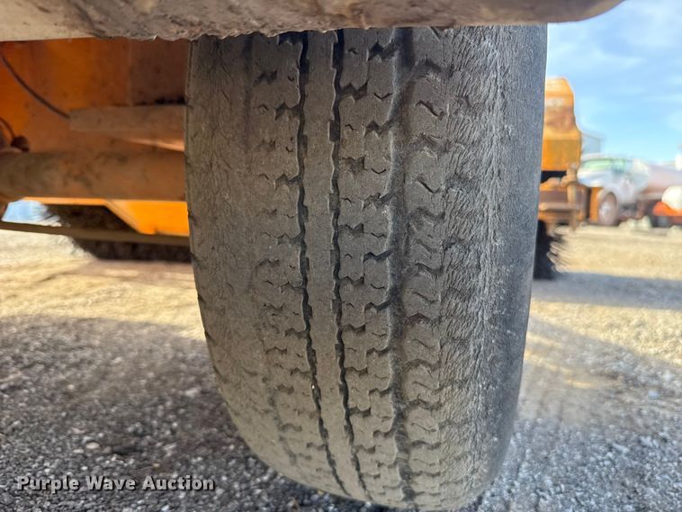 image for item DR1008 Rosco 4930 broom