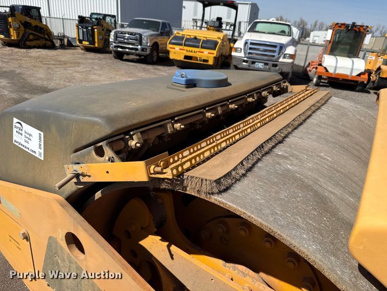 image for item DR1009 2016 Volvo DD110B double drum vibratory roller