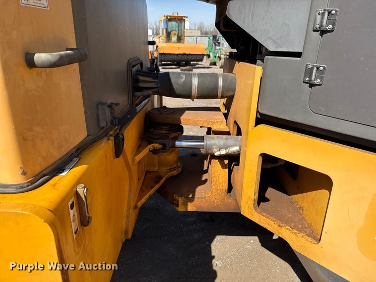 image for item DR1009 2016 Volvo DD110B double drum vibratory roller