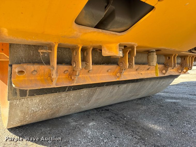 image for item DR1009 2016 Volvo DD110B double drum vibratory roller
