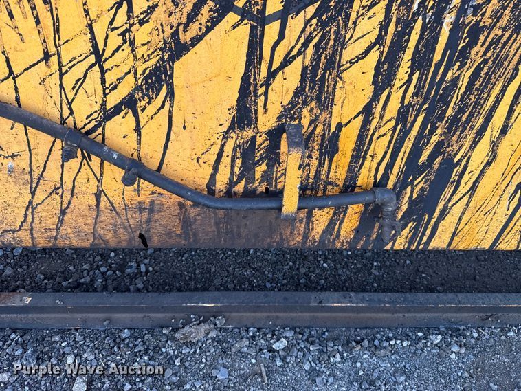 image for item DR1011 LeeBoy L500 tack distributer trailer