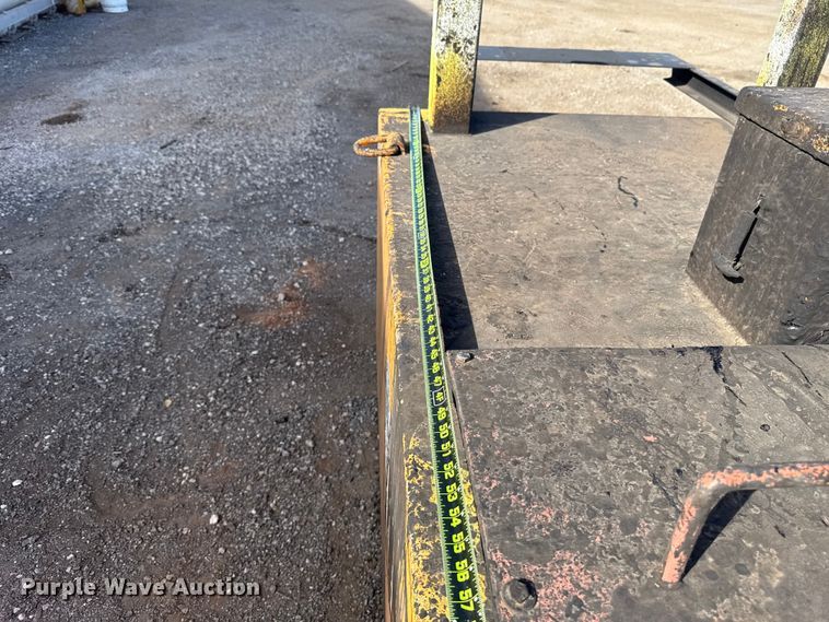 image for item DR1011 LeeBoy L500 tack distributer trailer