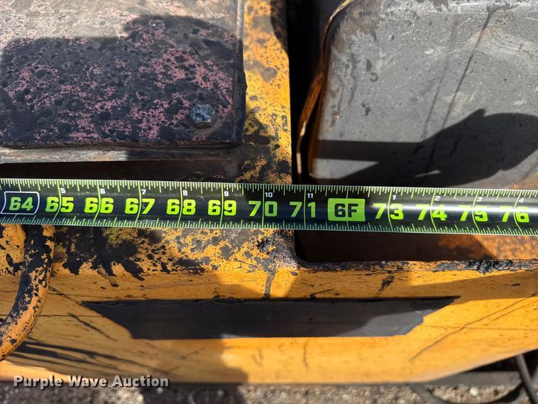 image for item DR1011 LeeBoy L500 tack distributer trailer