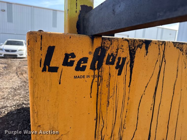 image for item DR1011 LeeBoy L500 tack distributer trailer