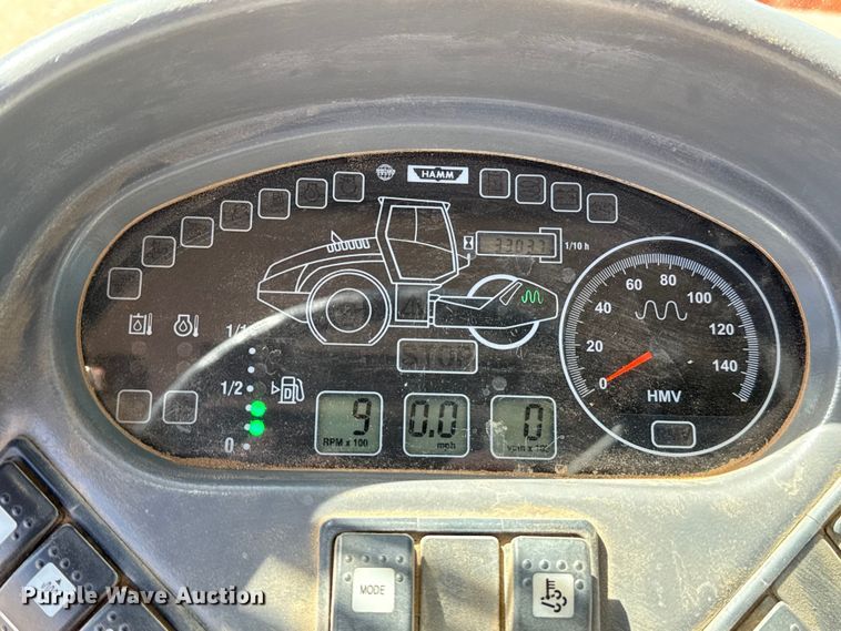 image for item DR1029 2015 Hamm H11i single drum vibratory roller