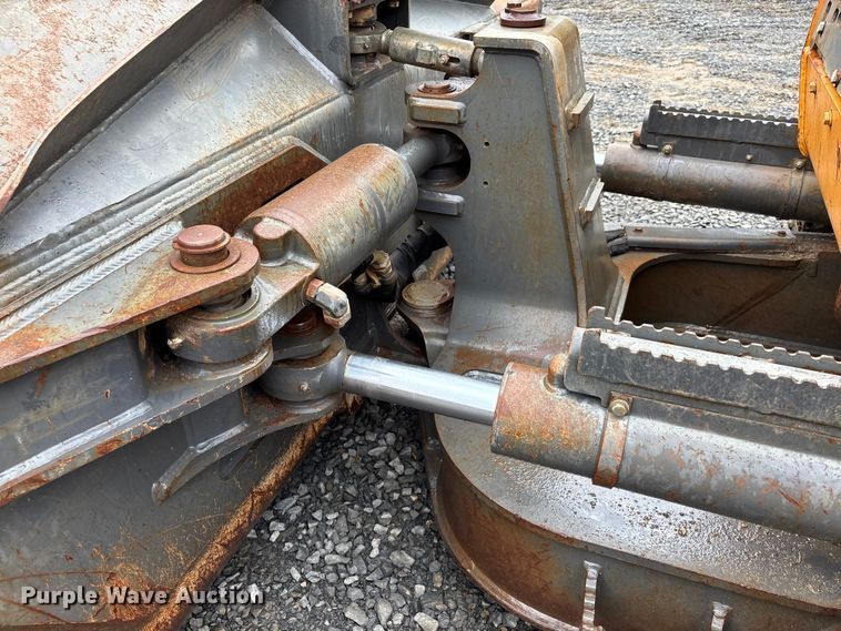 image for item DT0054 2016 Case 1150M dozer