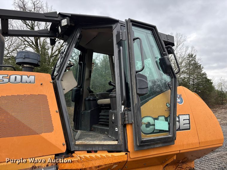 image for item DT0054 2016 Case 1150M dozer