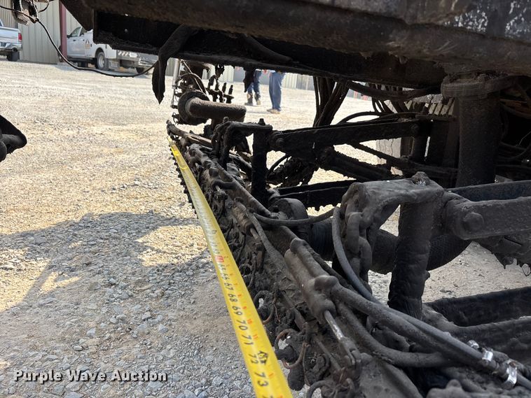 image for item DT0102 2001 International 4900 oil distributor truck