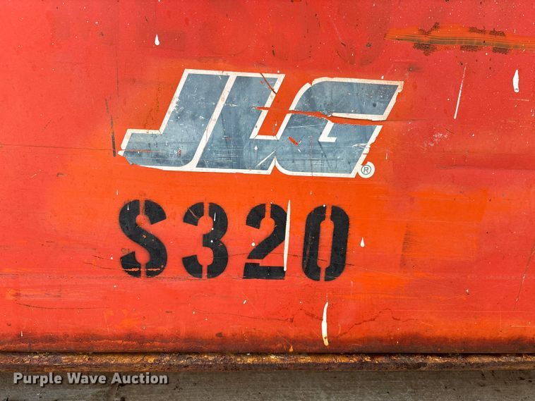 image for item DT0103 2013 JLG 3248RS scissor lift