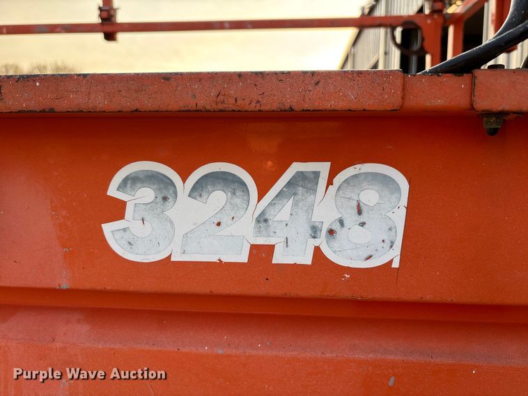 image for item DT0103 2013 JLG 3248RS scissor lift