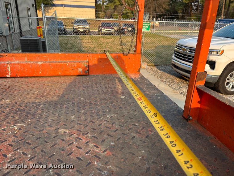 image for item DT0103 2013 JLG 3248RS scissor lift