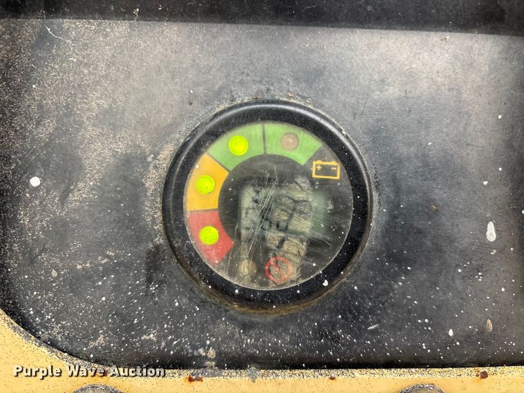 image for item DT0103 2013 JLG 3248RS scissor lift