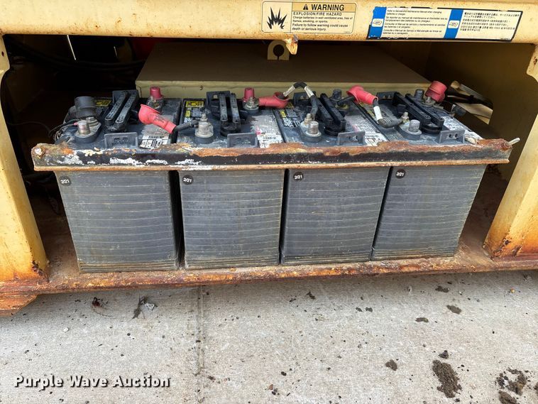 image for item DT0103 2013 JLG 3248RS scissor lift