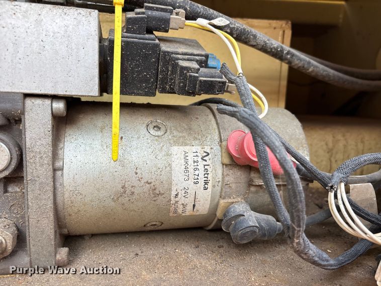 image for item DT0103 2013 JLG 3248RS scissor lift