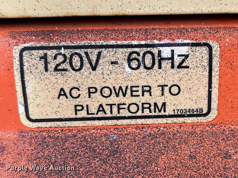 image for item DT0103 2013 JLG 3248RS scissor lift