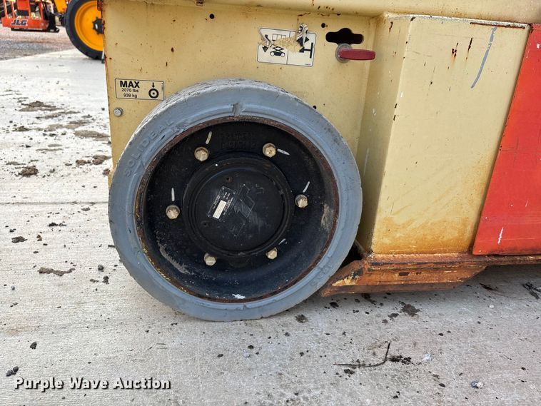 image for item DT0103 2013 JLG 3248RS scissor lift