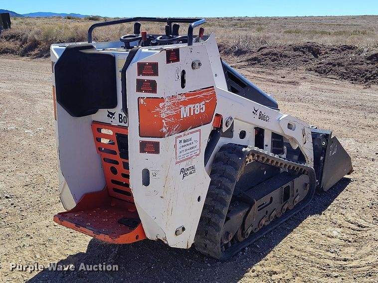 image for item DT0991 2018 Bobcat MT85 compact utility loader