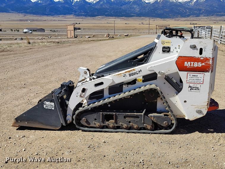 image for item DT0991 2018 Bobcat MT85 compact utility loader