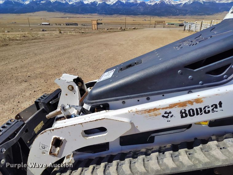 image for item DT0991 2018 Bobcat MT85 compact utility loader