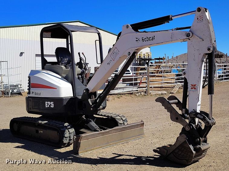 image for item DT0992 2013 Bobcat E35 mini excavator