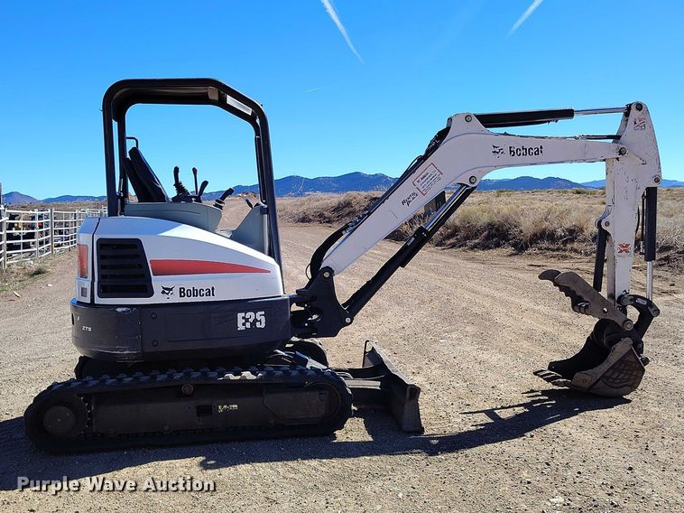 image for item DT0992 2013 Bobcat E35 mini excavator