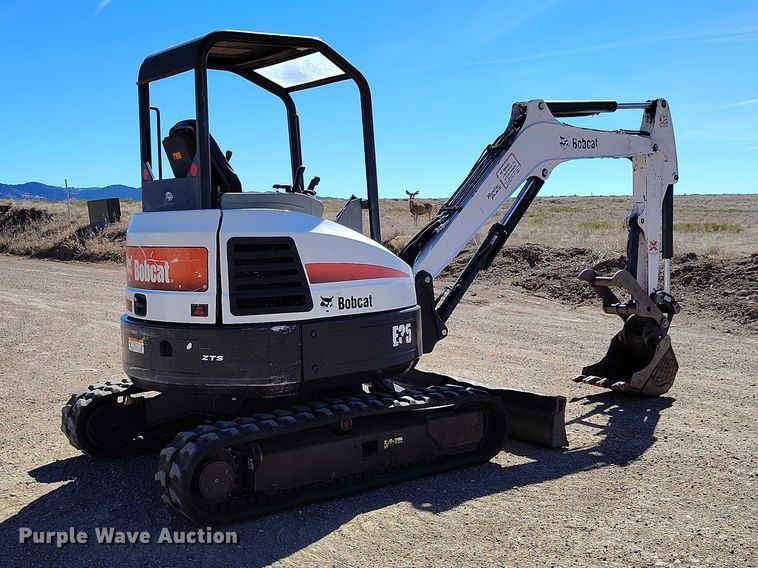 image for item DT0992 2013 Bobcat E35 mini excavator