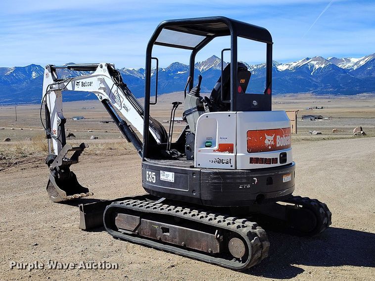 image for item DT0992 2013 Bobcat E35 mini excavator