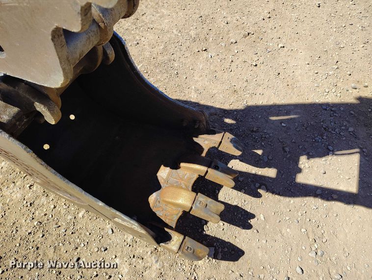 image for item DT0992 2013 Bobcat E35 mini excavator