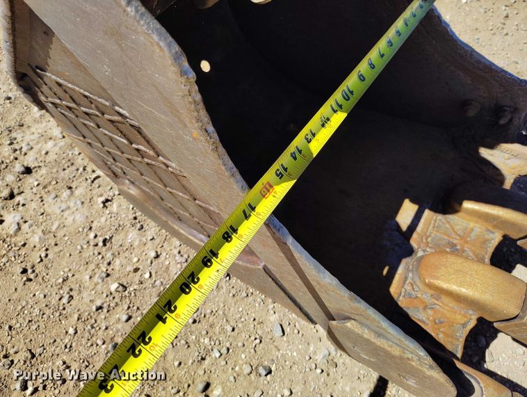 image for item DT0992 2013 Bobcat E35 mini excavator