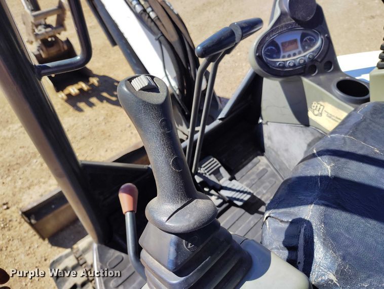 image for item DT0992 2013 Bobcat E35 mini excavator