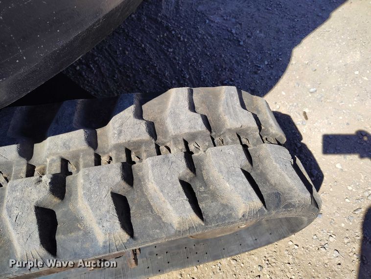 image for item DT0992 2013 Bobcat E35 mini excavator