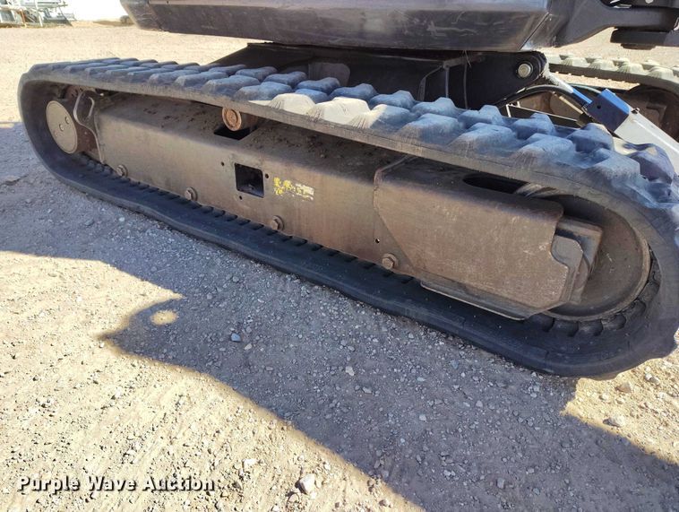 image for item DT0992 2013 Bobcat E35 mini excavator