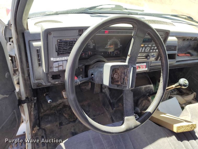 image for item DT0994 1996 Chevrolet Kodiak C7500  dump flatbed truck