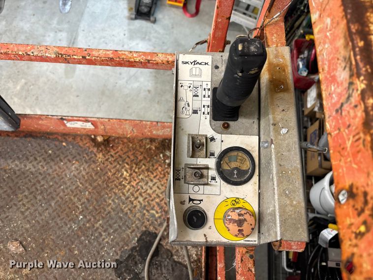 image for item DU0342 Skyjack SJ 4632 scissor lift