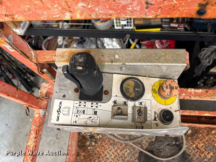 image for item DU0342 Skyjack SJ 4632 scissor lift