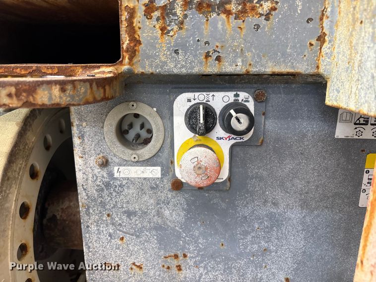 image for item DU0342 Skyjack SJ 4632 scissor lift