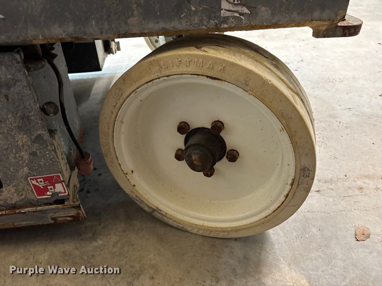 image for item DU0342 Skyjack SJ 4632 scissor lift