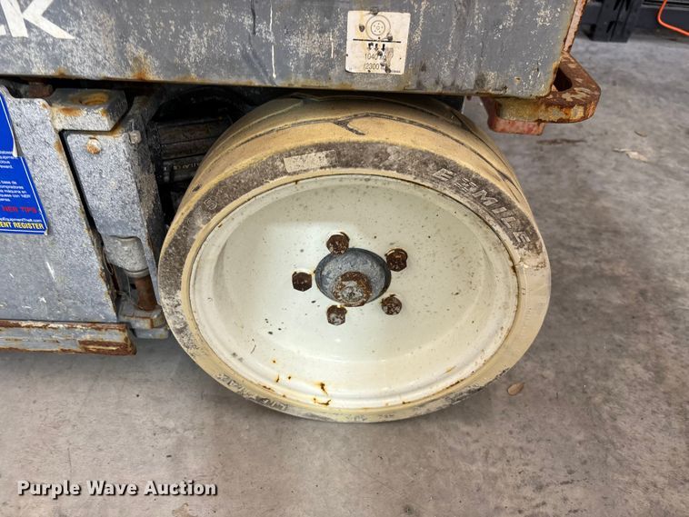 image for item DU0342 Skyjack SJ 4632 scissor lift