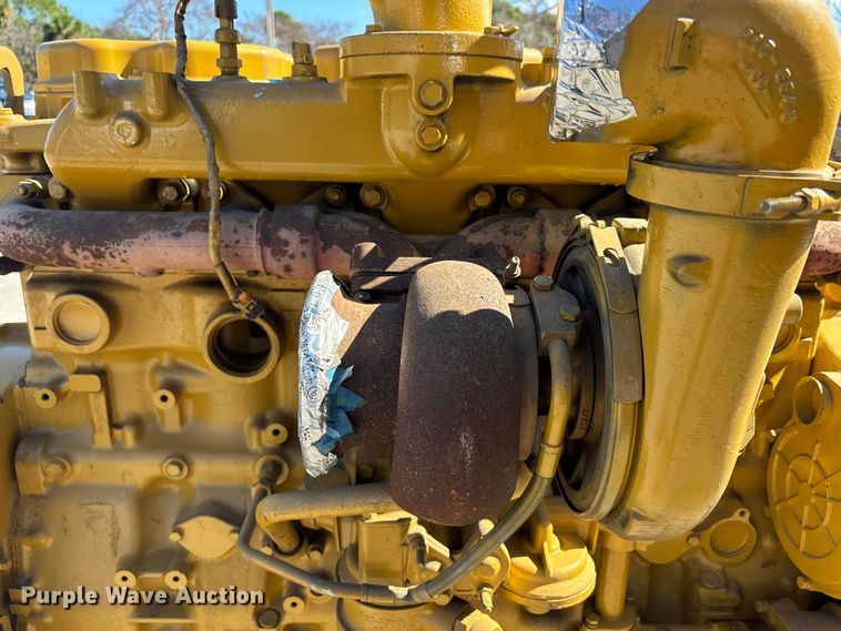 image for item DU0420 2001 Caterpillar 3176 engine