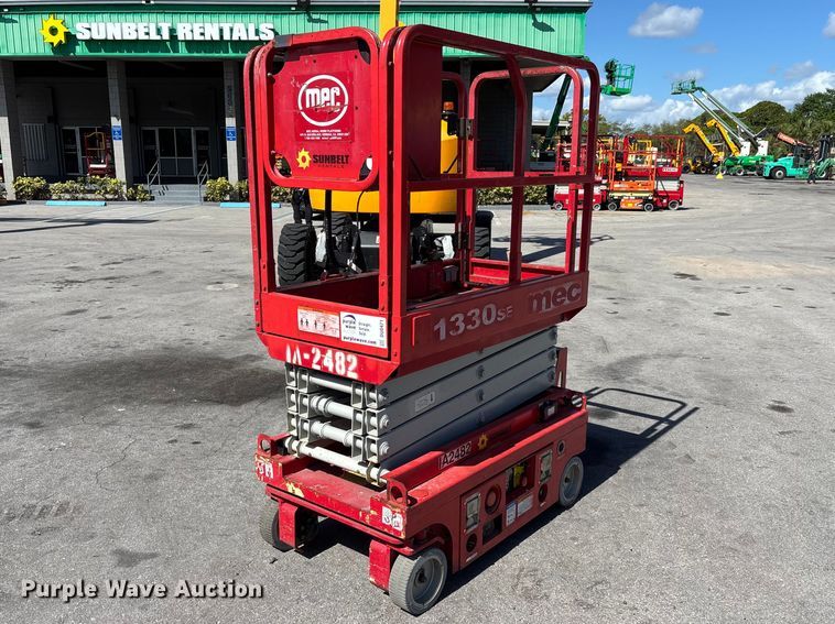 image for item DU0421 2016 MEC 1330SE scissor lift