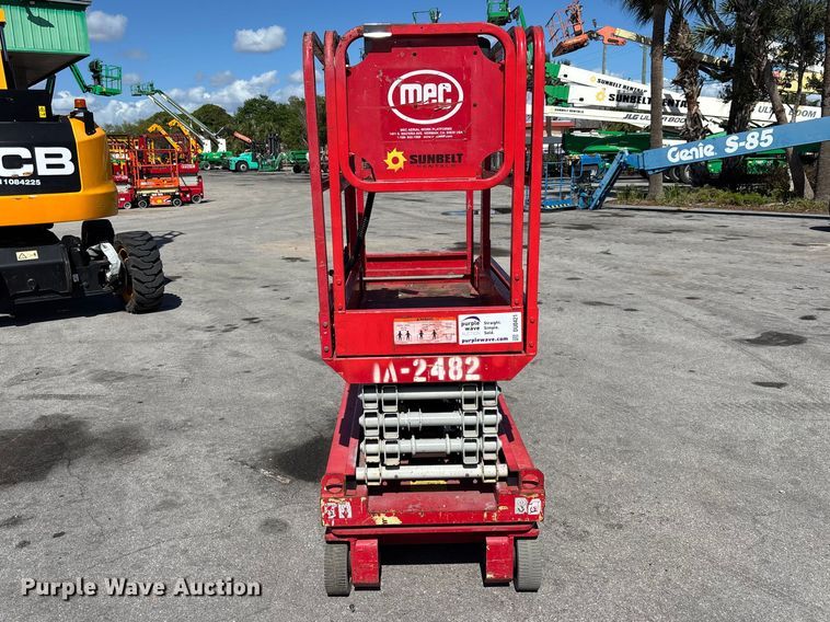 image for item DU0421 2016 MEC 1330SE scissor lift