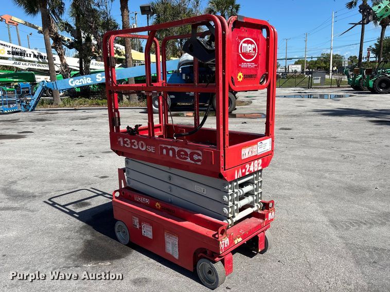 image for item DU0421 2016 MEC 1330SE scissor lift