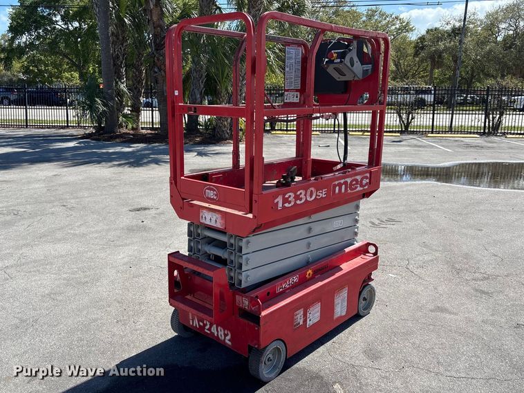 image for item DU0421 2016 MEC 1330SE scissor lift