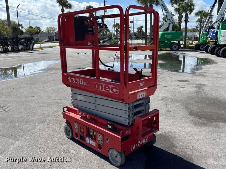 image for item DU0421 2016 MEC 1330SE scissor lift