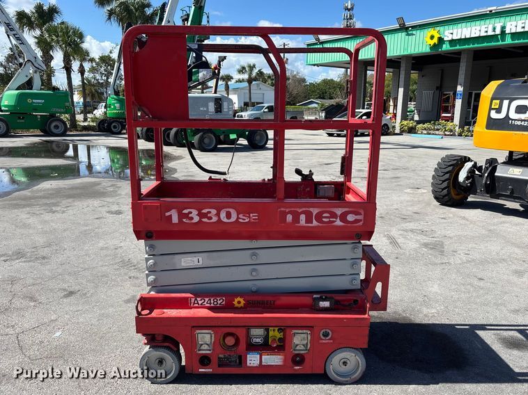 image for item DU0421 2016 MEC 1330SE scissor lift