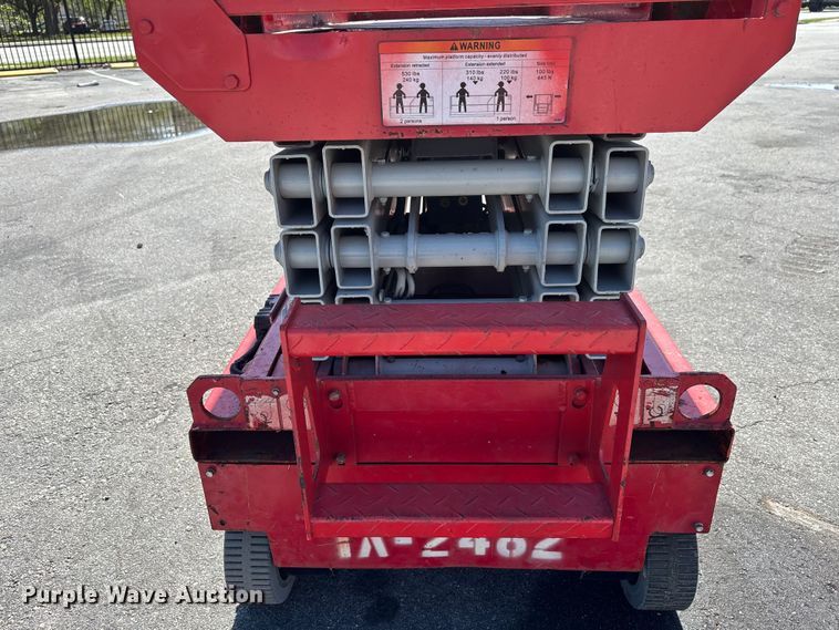 image for item DU0421 2016 MEC 1330SE scissor lift