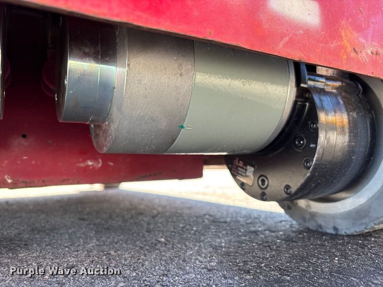 image for item DU0421 2016 MEC 1330SE scissor lift