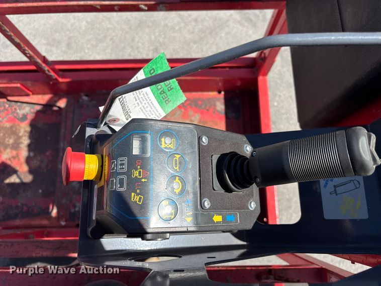 image for item DU0421 2016 MEC 1330SE scissor lift