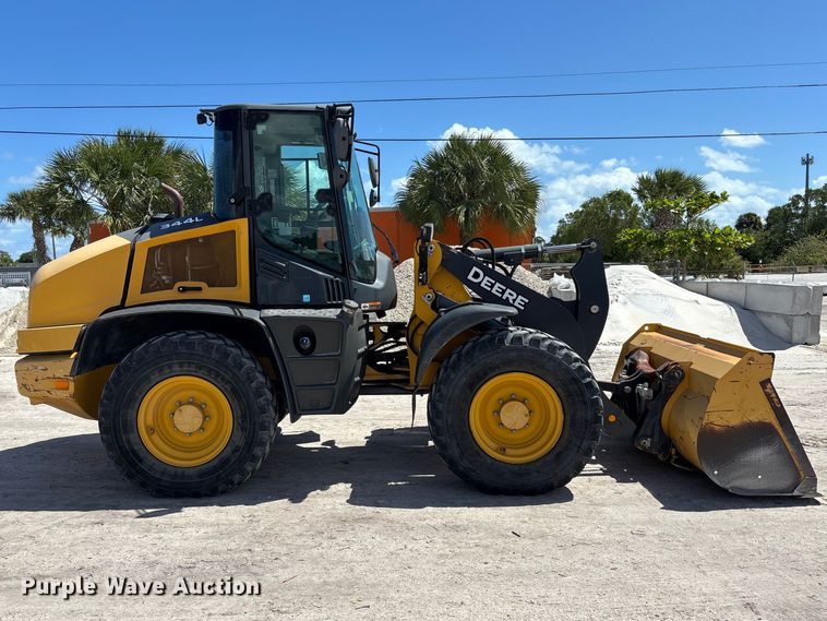 image for item DU0422 2021 John Deere 344L wheel loader