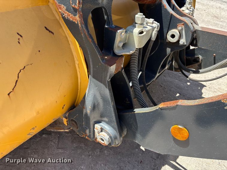 image for item DU0422 2021 John Deere 344L wheel loader